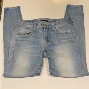 Skinny leg, light colored denim